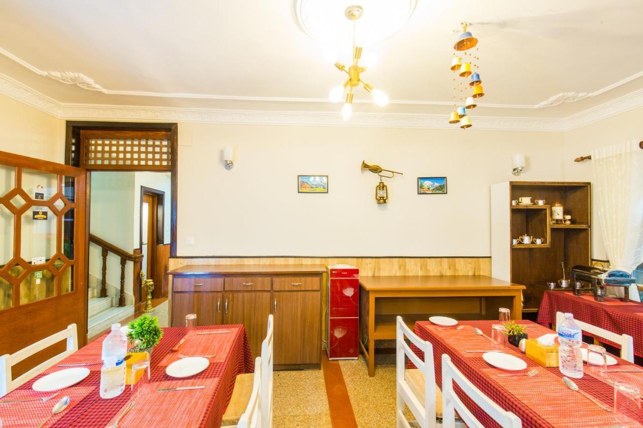 Hotel Acme Inn Kathmandu Buitenkant foto
