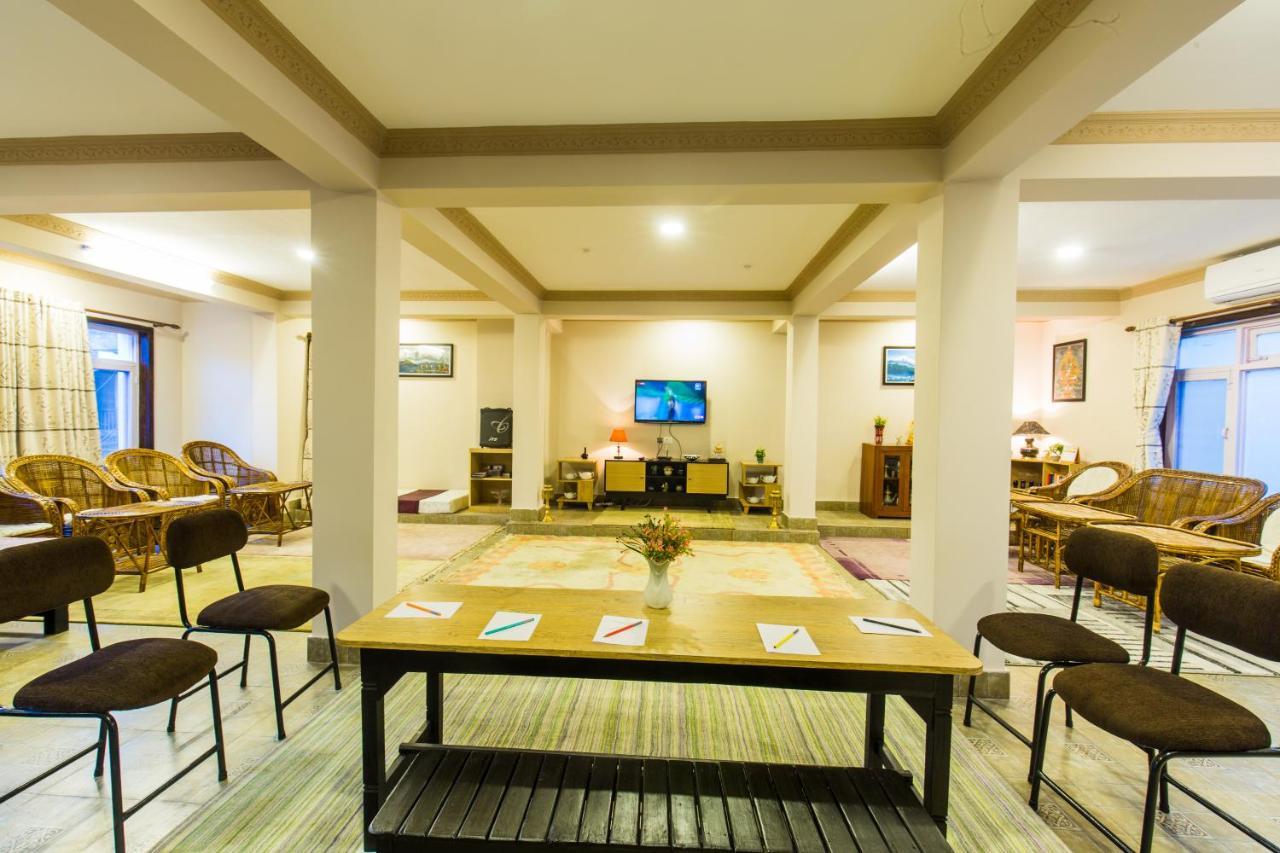 Hotel Acme Inn Kathmandu Buitenkant foto