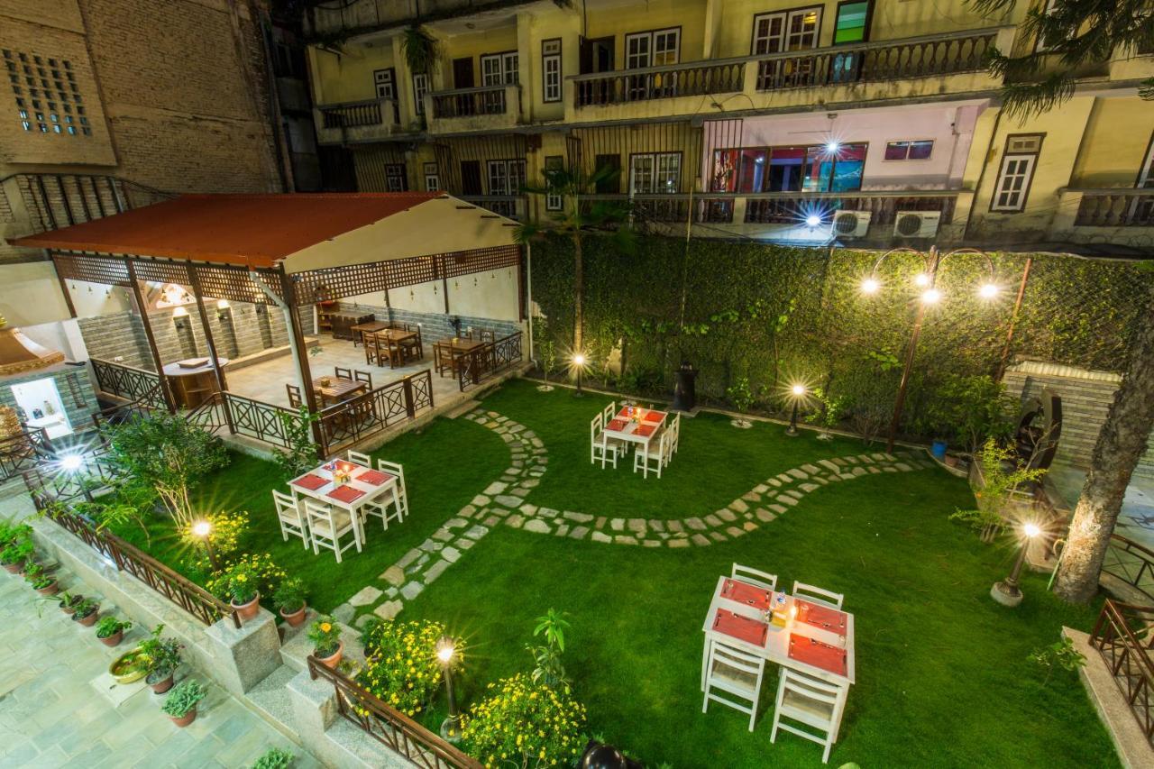 Hotel Acme Inn Kathmandu Buitenkant foto