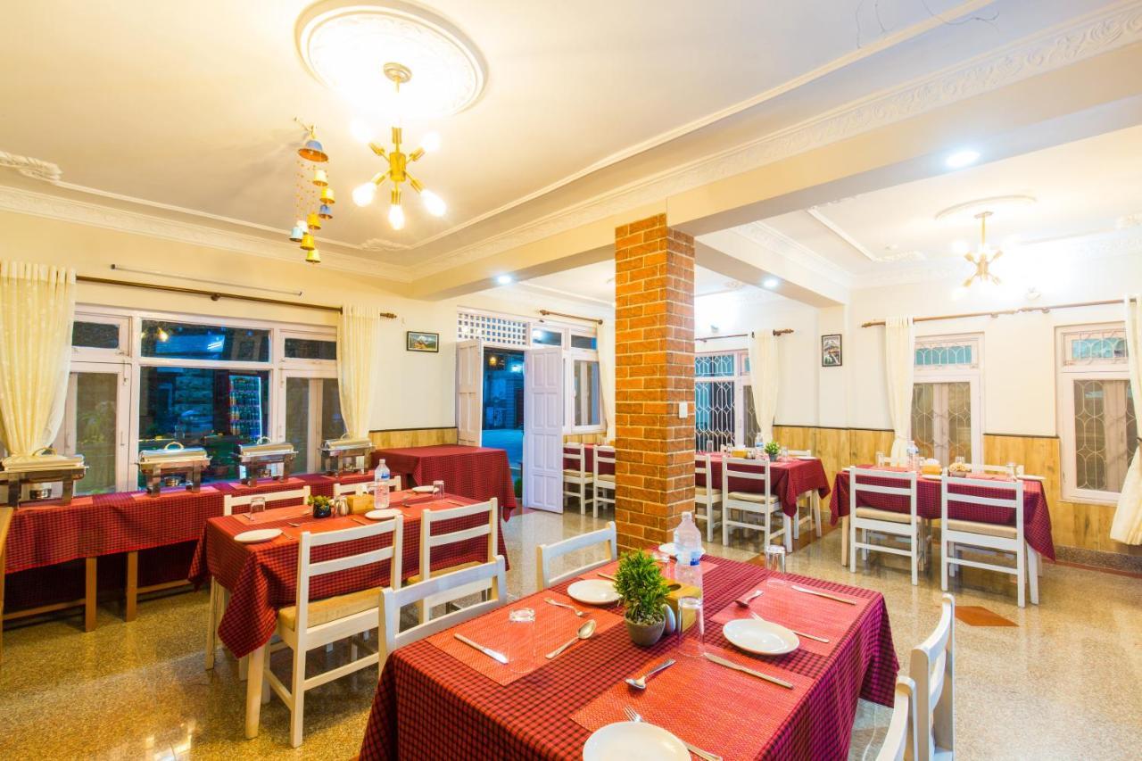 Hotel Acme Inn Kathmandu Buitenkant foto